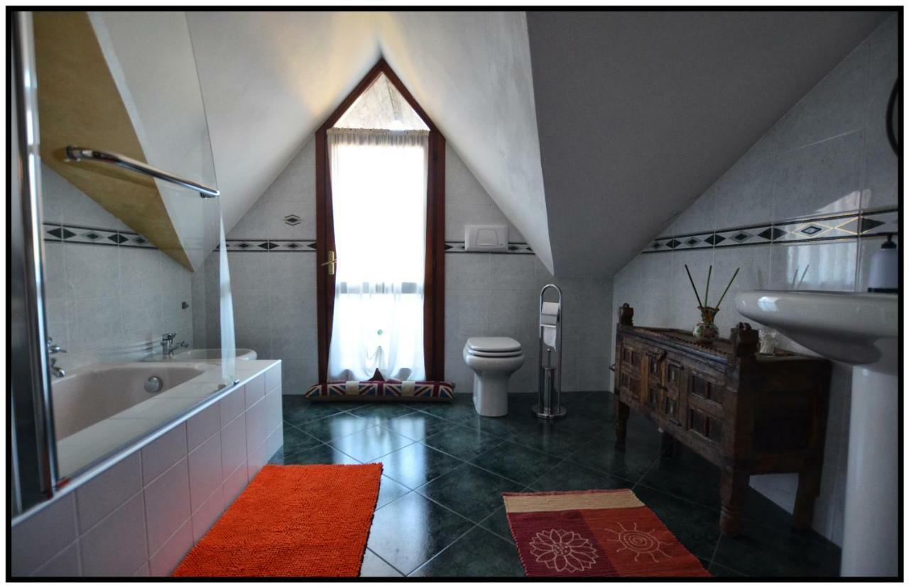 Waobab - We Are One B&B Alzano Lombardo Bagian luar foto